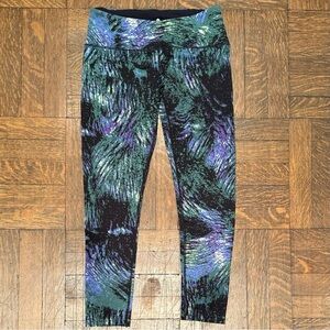 Tuff Athletics Patterned Cropped Stretchy Leggings Yoga Pants Size Small NWOT